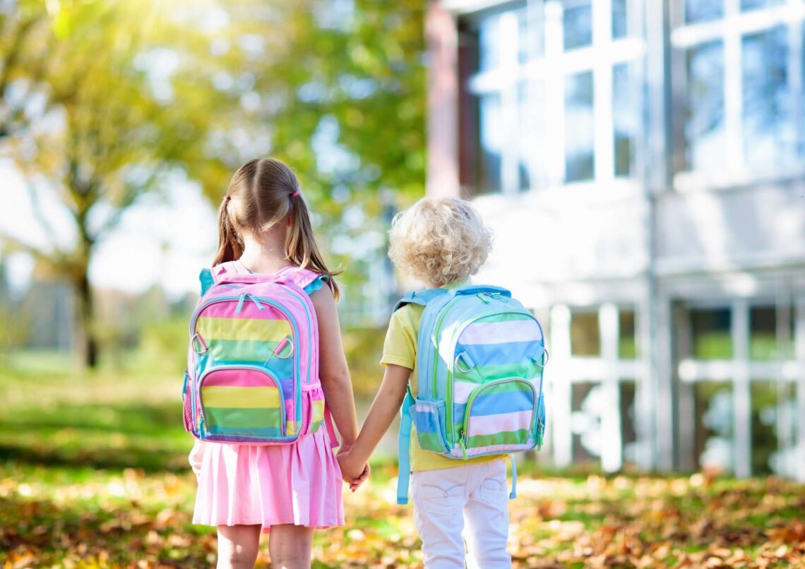 „Powrót do przedszkola bez łez: plan 7 dni na łagodną adaptację” — praktyczny harmonogram + karta nagród dla malucha.